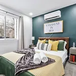 Beautiful Mount Pocono Chalet With Hot Tub!!