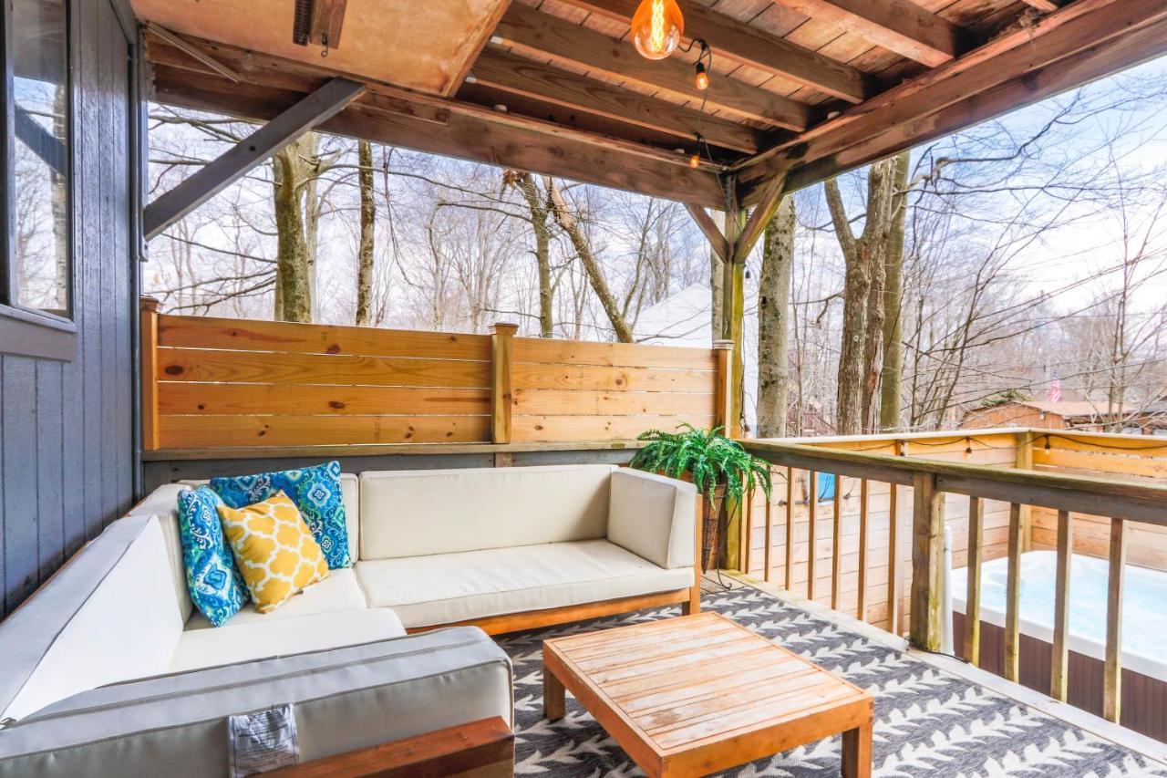 Beautiful Mount Pocono With Hot Tub!! Chalet