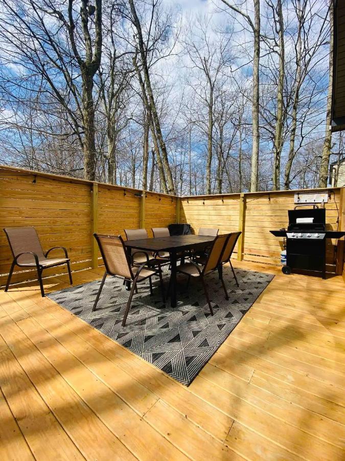 Beautiful Mount Pocono With Hot Tub!! Chalet *