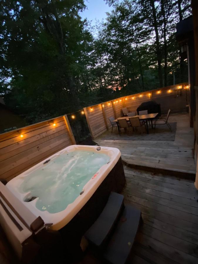 Beautiful Mount Pocono With Hot Tub!!