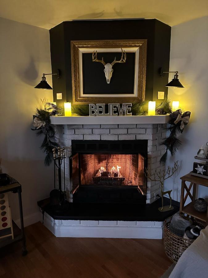 Beautiful Mount Pocono With Hot Tub!! Chalet